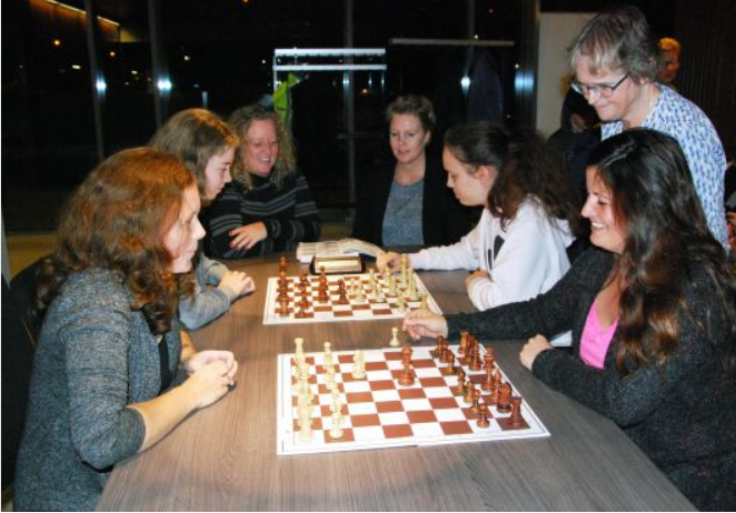 vrouwen pend.PNG